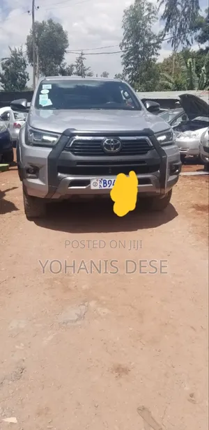 Toyota Hilux 2021 Silver