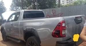 Toyota Hilux 2021 Silver