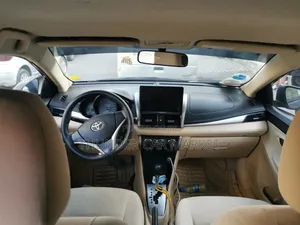 Toyota Yaris 2013 Gray