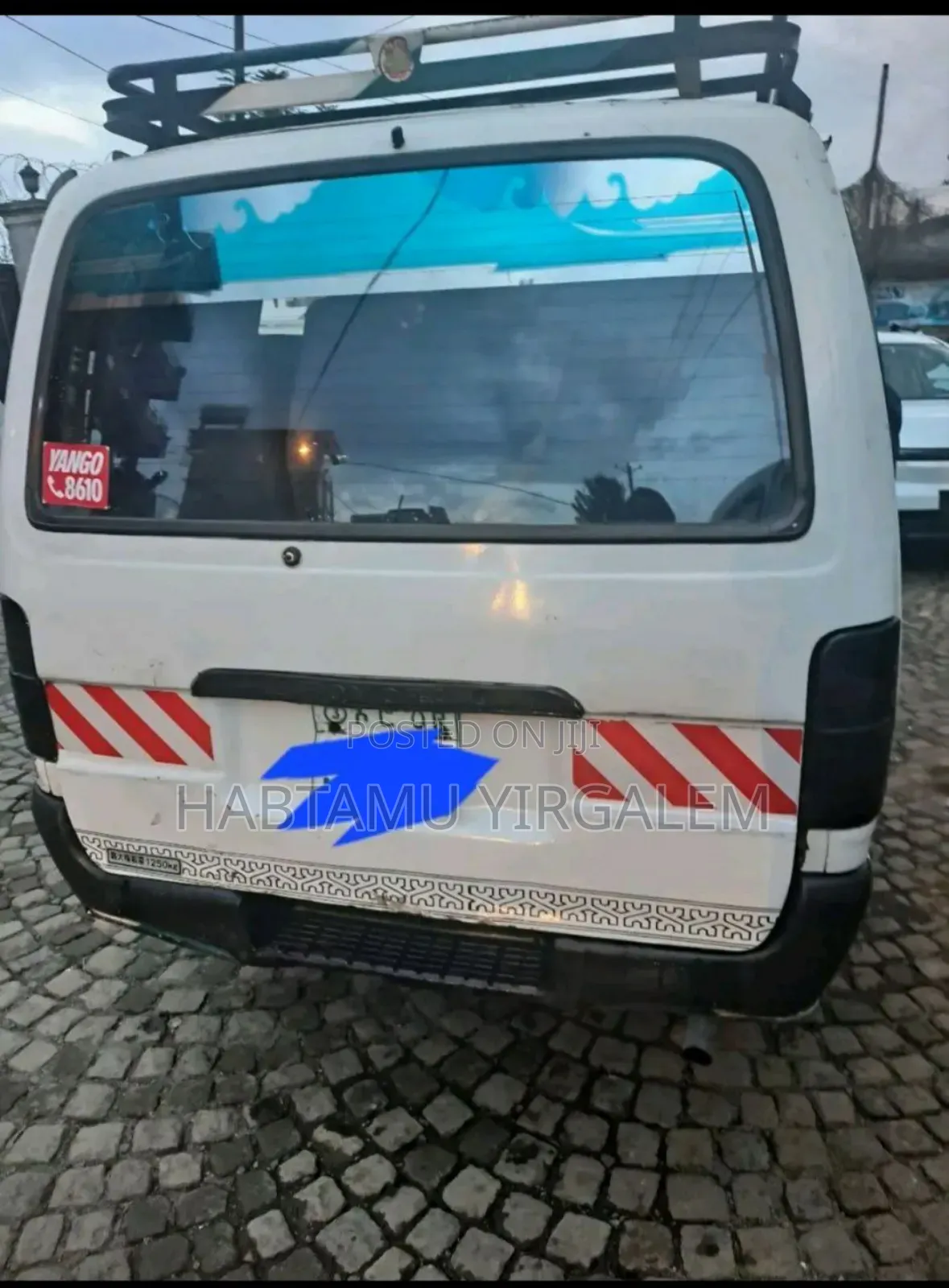 Toyota HiAce 2000 White