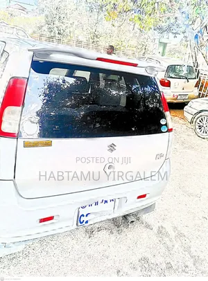 Toyota HiAce 2000 White