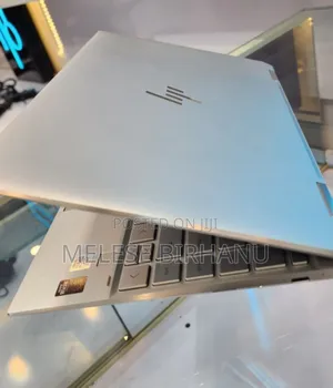 New Laptop HP Spectra 13 16GB Intel Core I7 SSD 1T