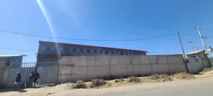 የሚከራይ መጋዘን አለ