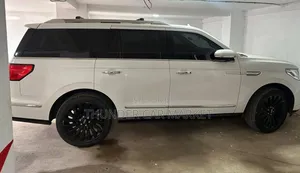 Lincoln Navigator 2022 White