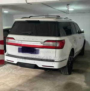 Lincoln Navigator 2022 White