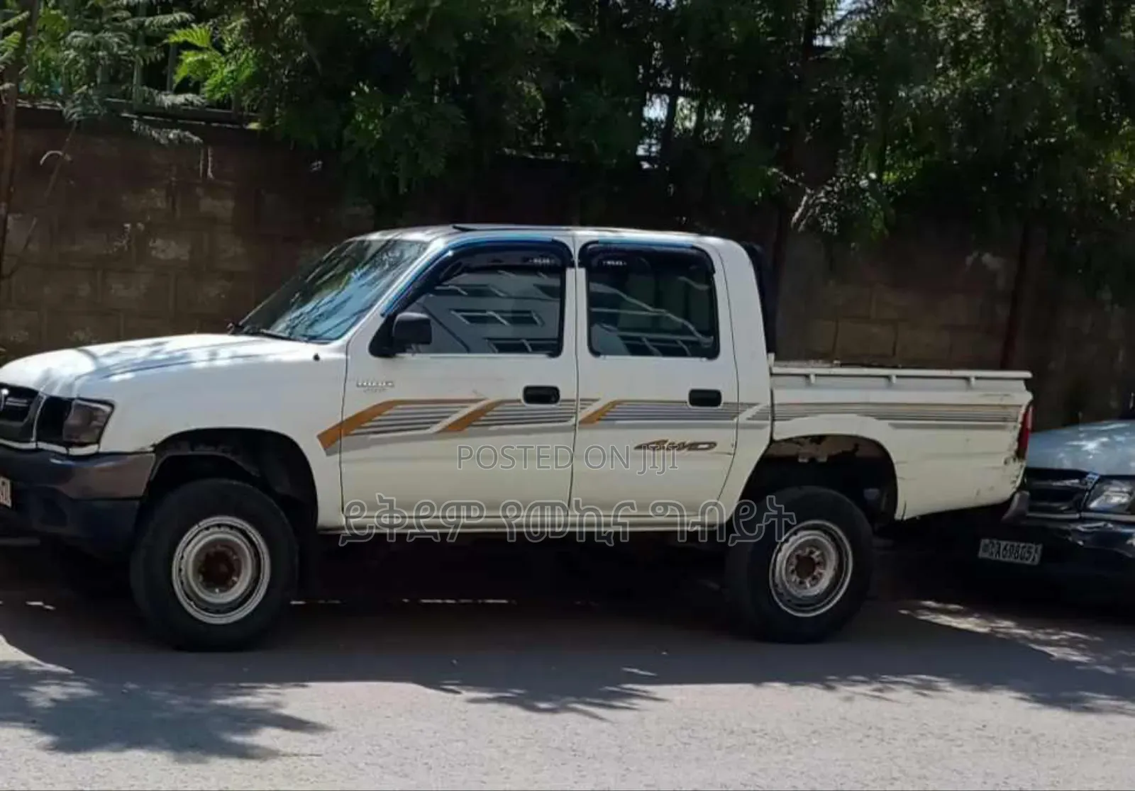 Toyota Hilux 2003 White