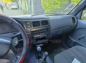 Toyota Hilux 2003 White