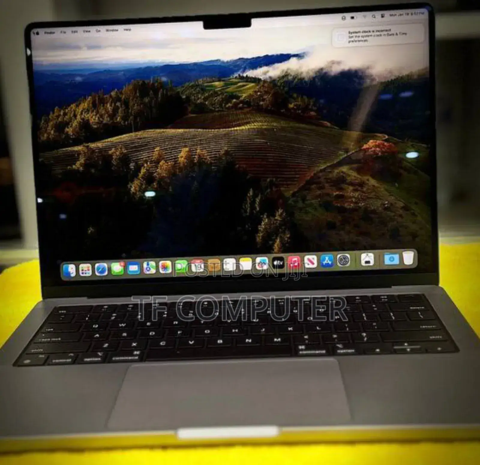 New Apple MacBook Pro 2023 M3 14-Inch 8GB Intel Core I7 SSD 512GB