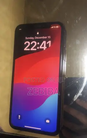 Photo - New Apple iPhone XS 256 GB Gold