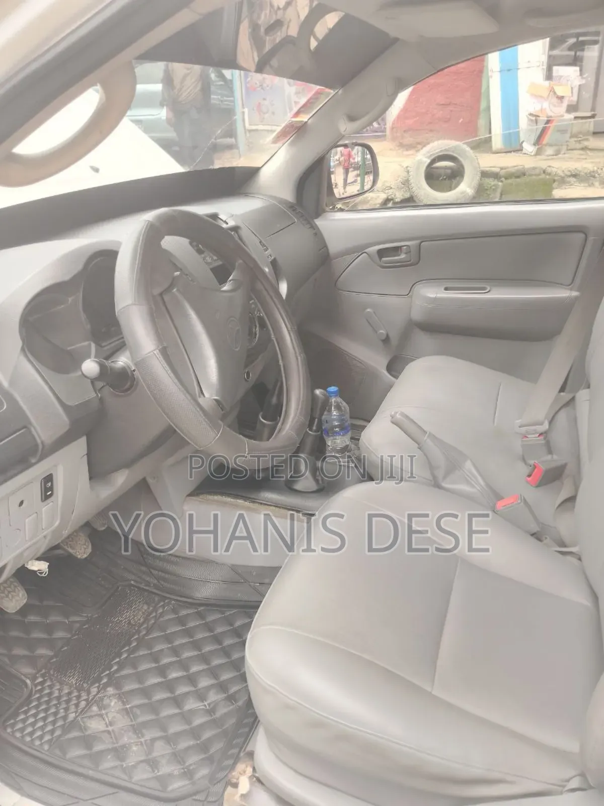 Toyota Hilux 2011 White