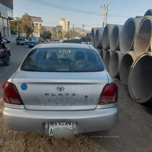 Toyota Platz 2001 Silver