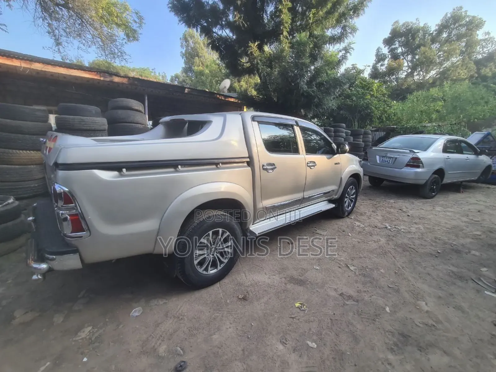 Toyota Hilux 2016 Gray