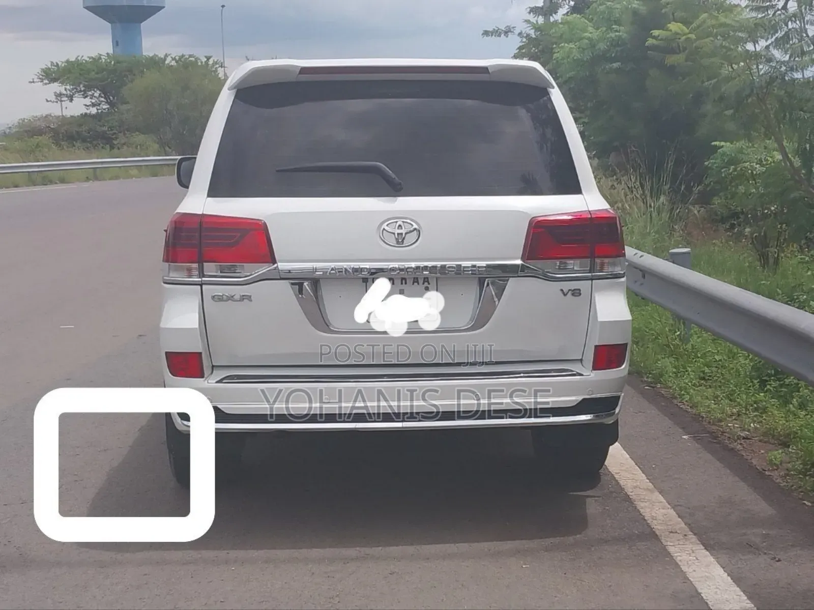 Toyota Land Cruiser 2011 White