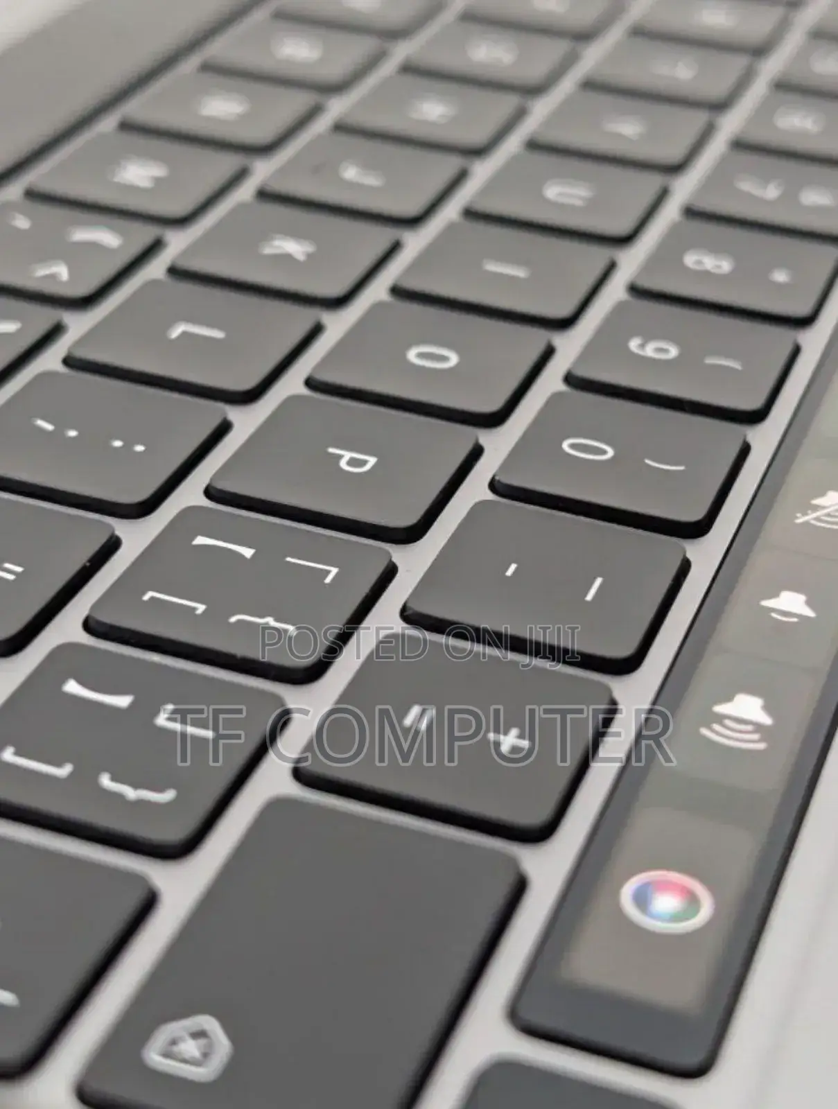 New Laptop Apple MacBook Pro 2020 M1 8GB Apple M1 Pro SSD 256GB