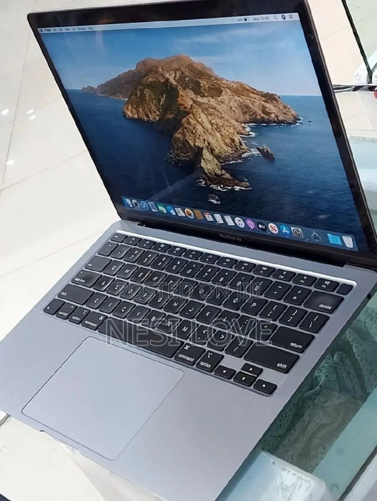 New Laptop Apple MacBook Air 2020 8GB Intel Core I7 SSD 512GB