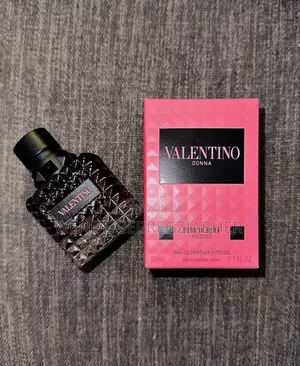 Photo - Valentino Donna Born in Roma Intense