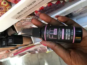 Photo - Setting Spray