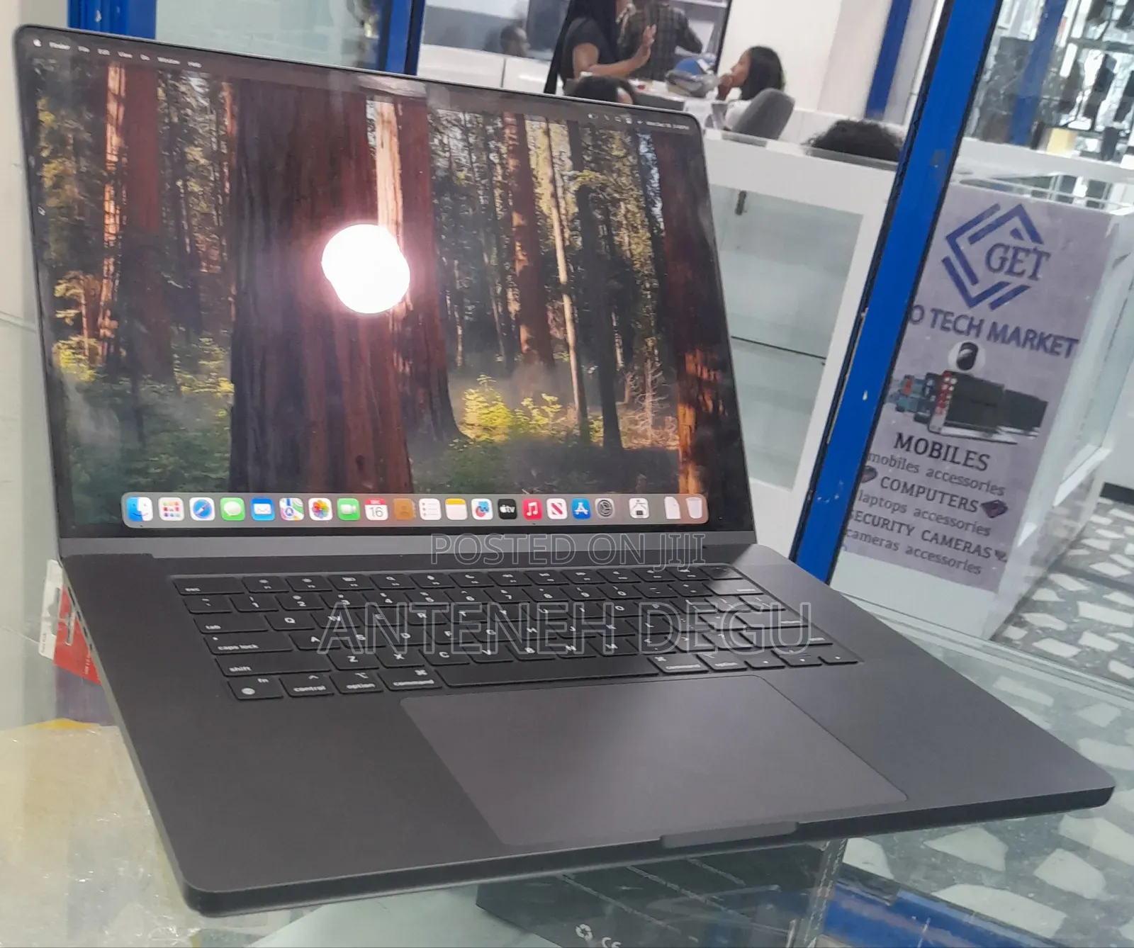 New Apple MacBook Pro 2023 M3 Max 16-Inch 36GB Apple M3 Max SSD 1T