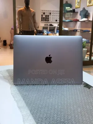 Photo - New Laptop Apple MacBook Pro 2017 8GB Intel Core I5 SSD 256GB