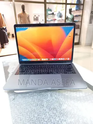 New Laptop Apple MacBook Pro 2017 8GB Intel Core I5 SSD 256GB