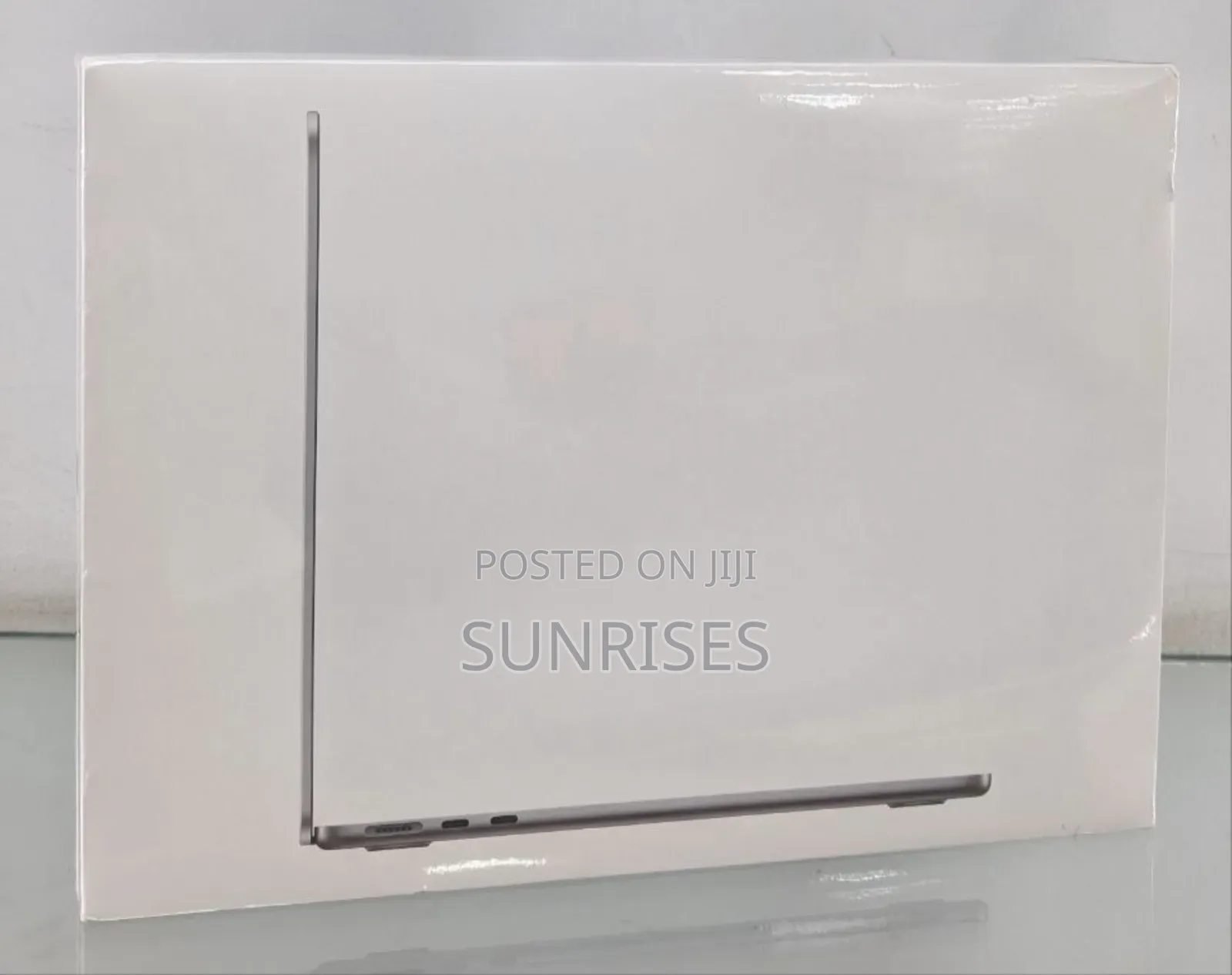 New Laptop Apple MacBook Air 2022 M2 16GB Apple M2 SSD 256GB