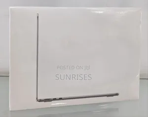 Photo - New Laptop Apple MacBook Air 2022 M2 16GB Apple M2 SSD 256GB