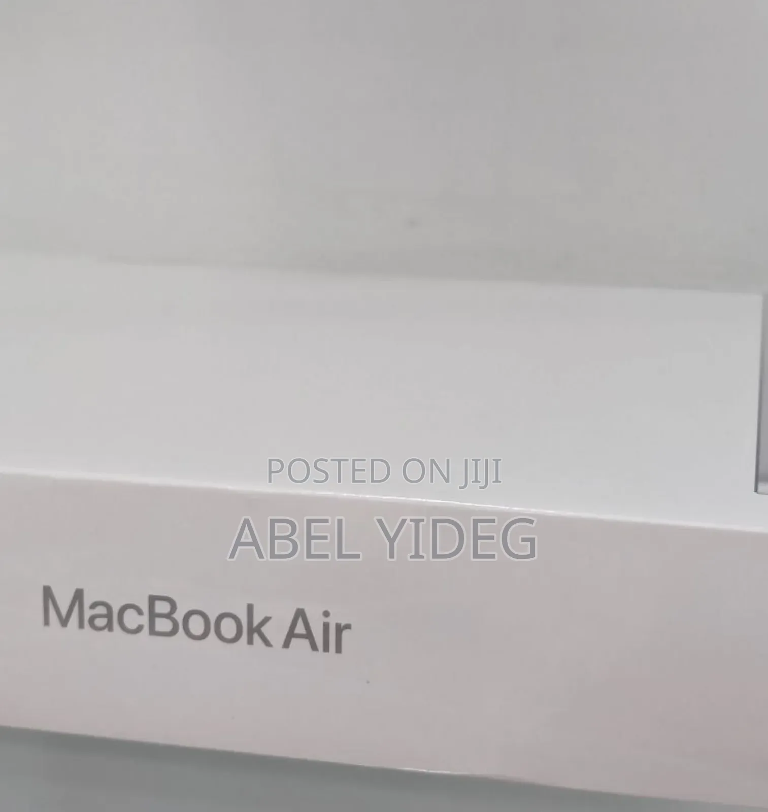 New Laptop Apple MacBook Air 2022 M2 16GB Apple M2 SSD 256GB