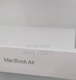 Photo - New Laptop Apple MacBook Air 2022 M2 16GB Apple M2 SSD 256GB