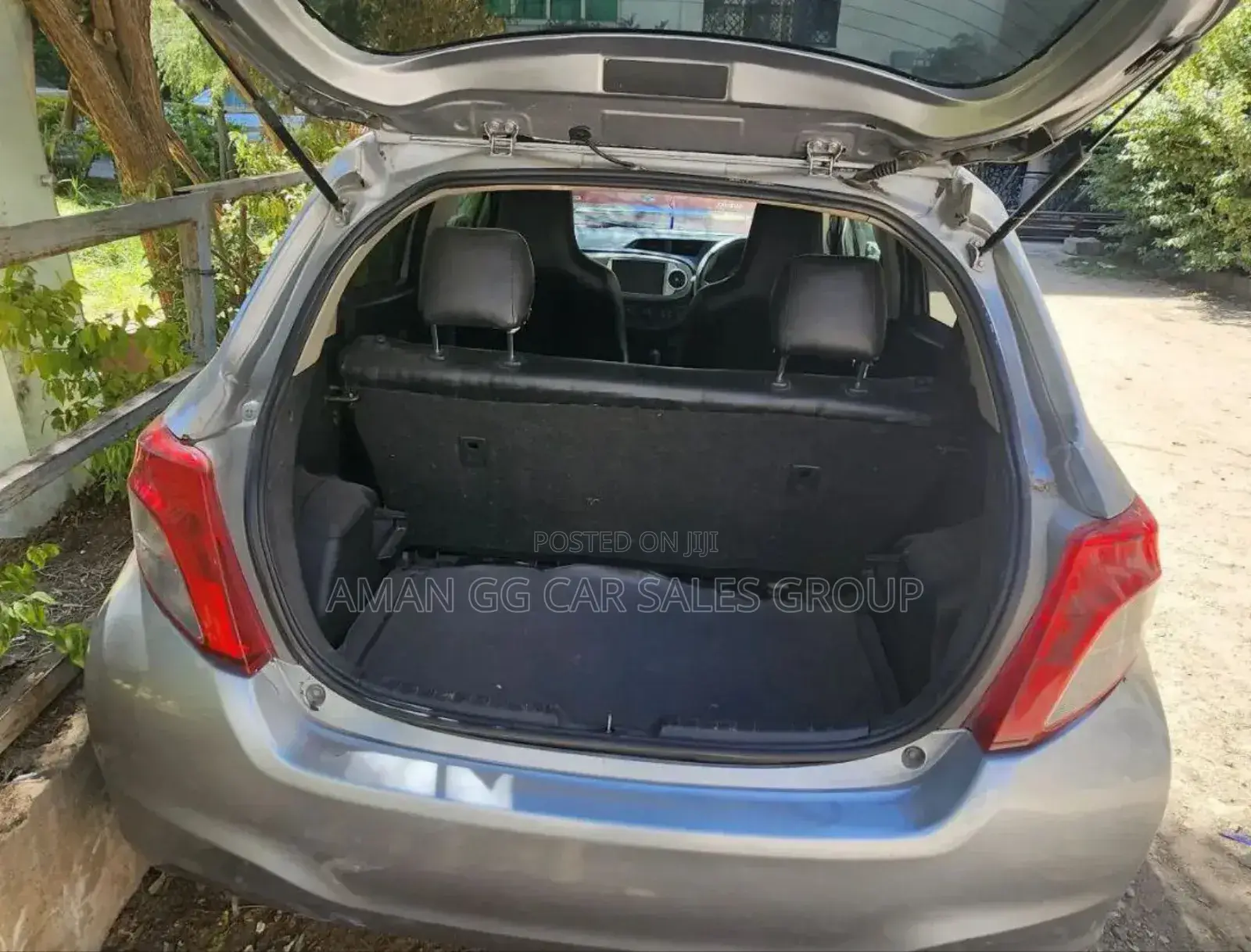 Toyota Yaris 2012 Gray