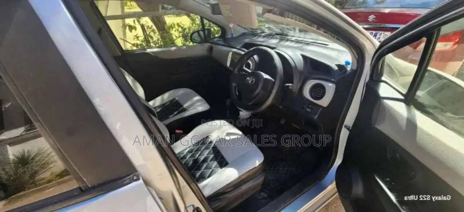 Toyota Yaris 2012 Gray