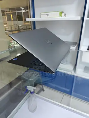 New Laptop Dell Precision 5550 20GB Intel Core I7 SSD 512GB