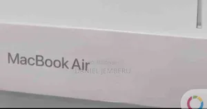 New Laptop Apple MacBook Air 2022 M2 16GB Apple M2 SSD 256GB