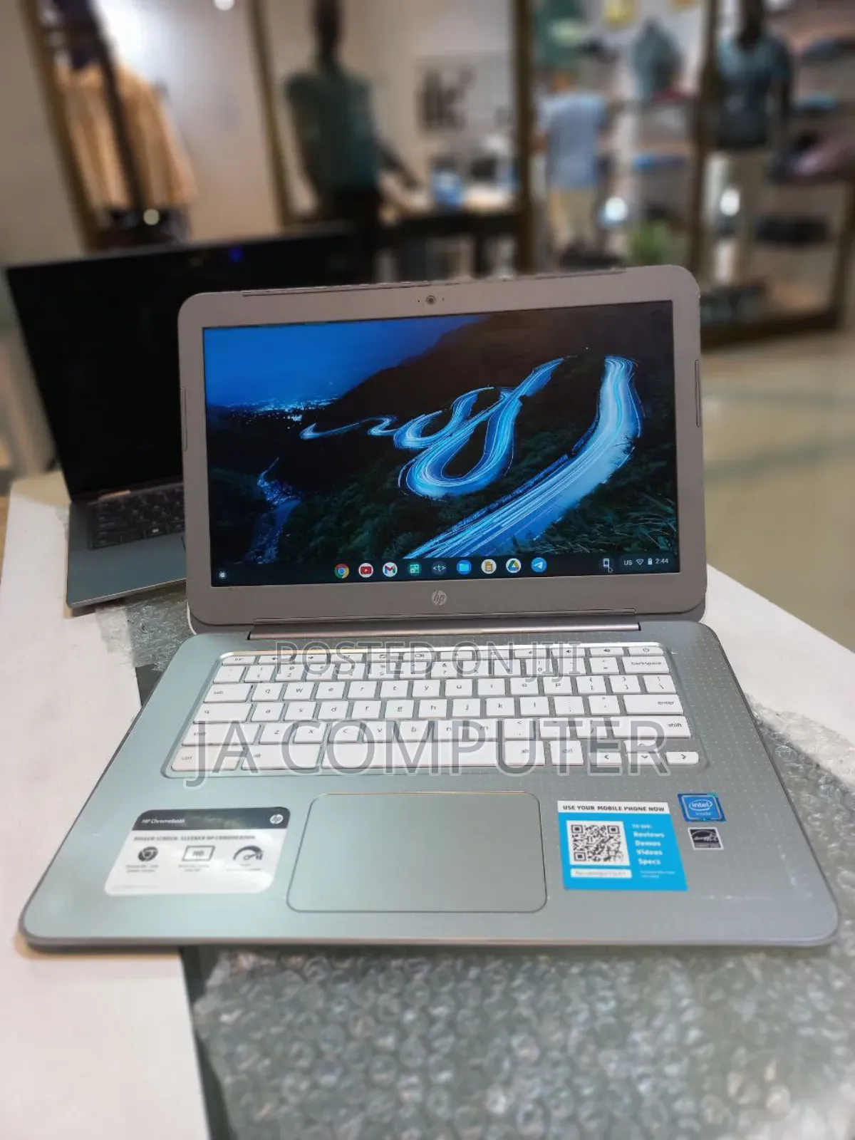 New Laptop HP Chromebook X2 2GB Intel Celeron SSD 16 GB