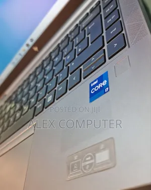 New Laptop HP ZBook Firefly G8 16GB Intel Core I7 SSD 512GB