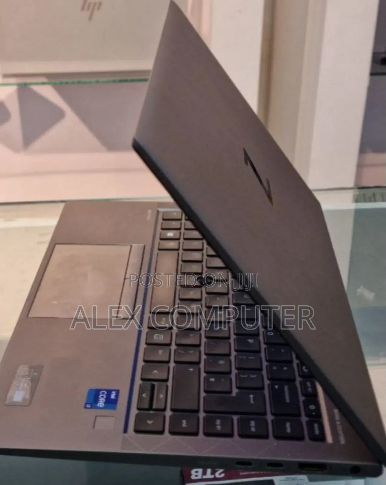 New Laptop HP ZBook Firefly G8 16GB Intel Core I7 SSD 512GB