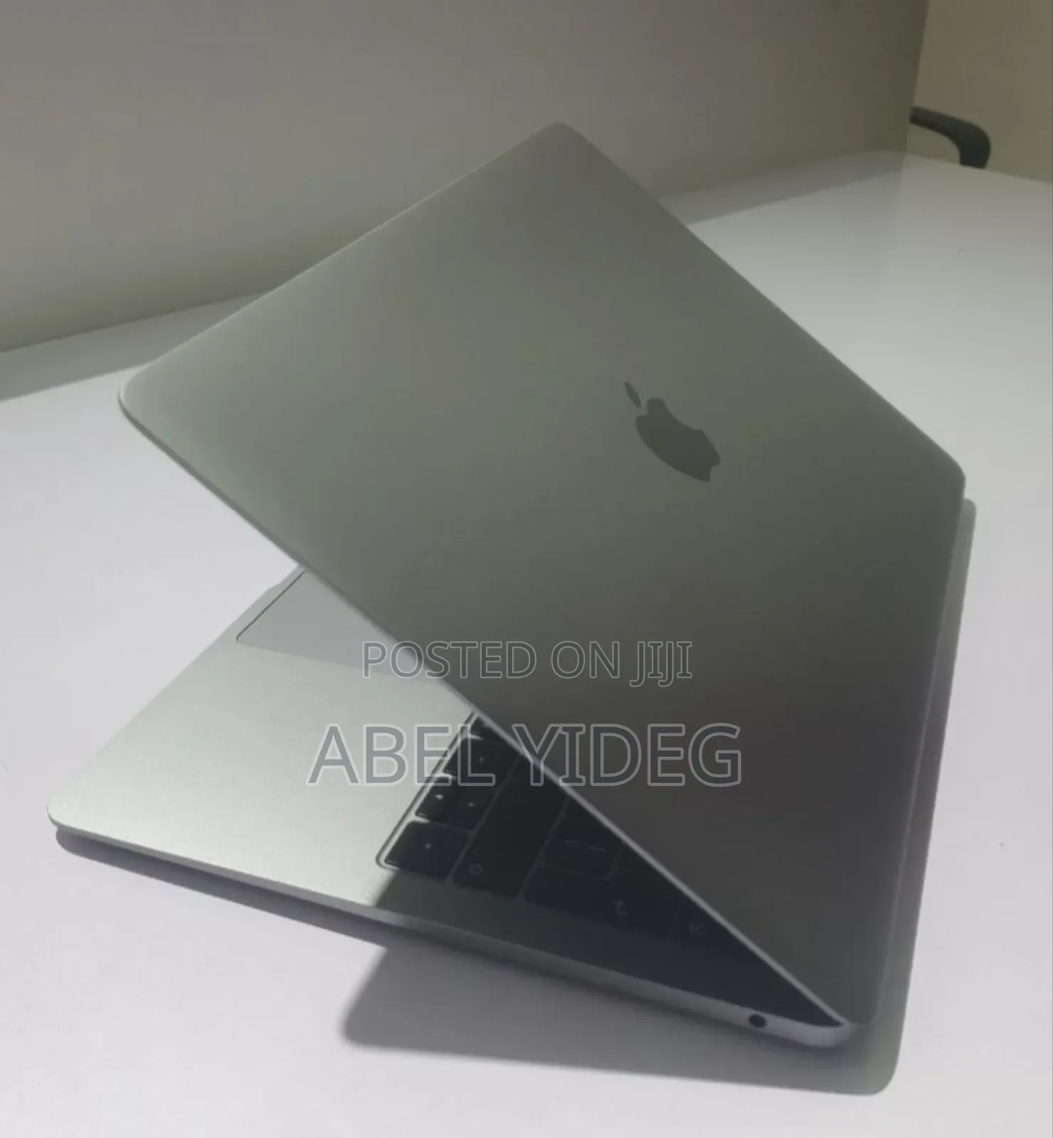 New Laptop Apple MacBook Air 2019 8GB Intel Core I5 SSD 256GB