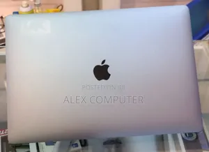 New Laptop Apple MacBook Pro 2018 16GB Intel Core I7 SSD 512GB