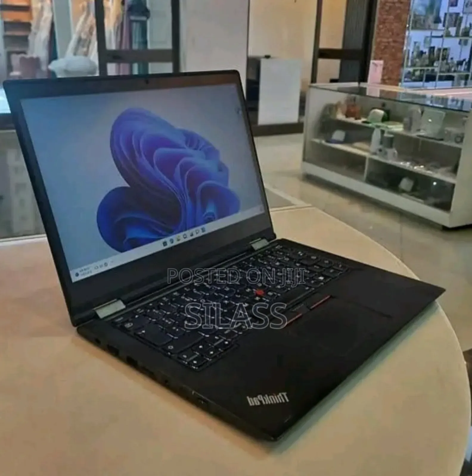 New Laptop Lenovo ThinkPad Yoga 8GB Intel Core I7 SSD 512GB