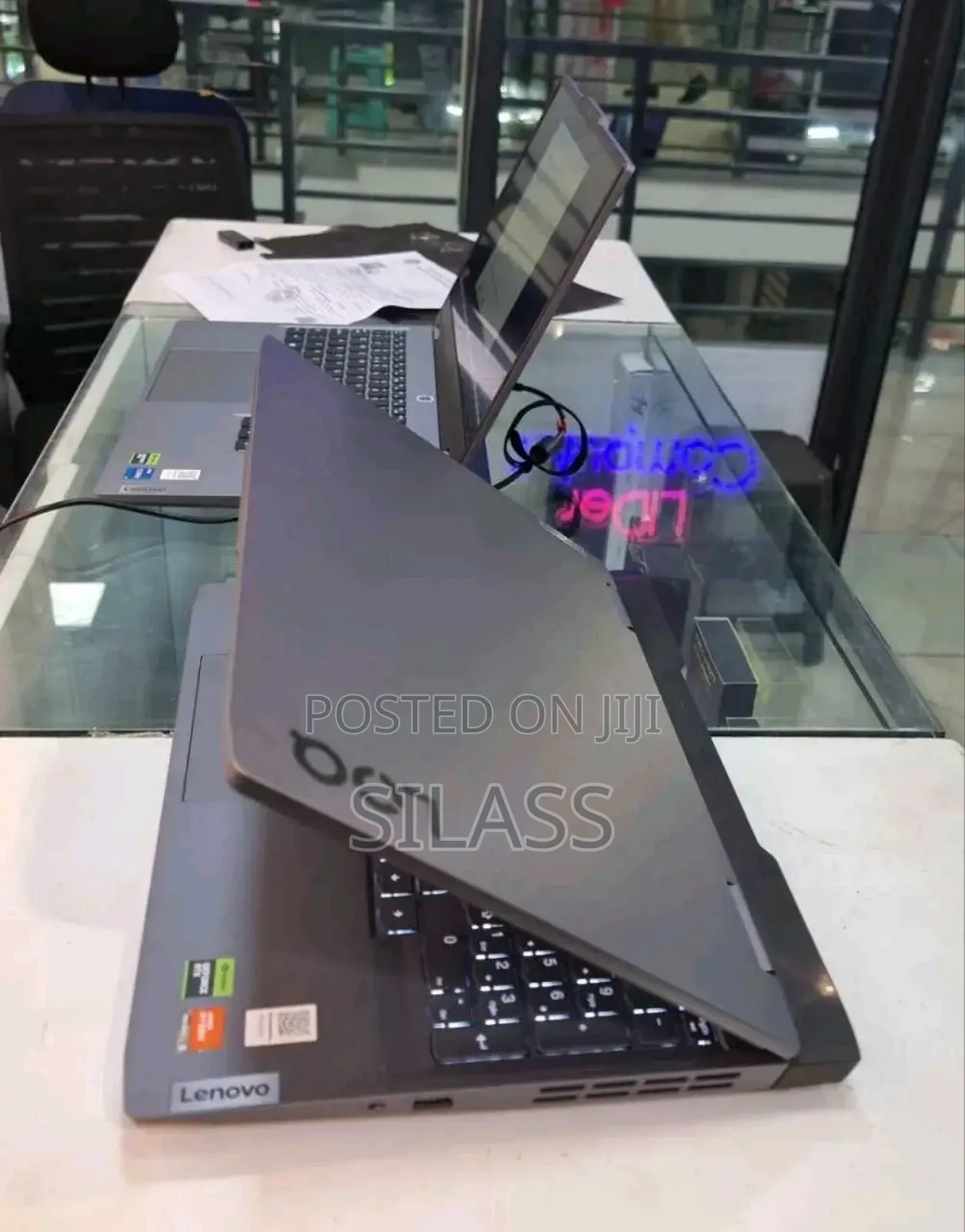 New Laptop Lenovo LOQ 15IRH8 8GB AMD Ryzen 7 SSD 512GB