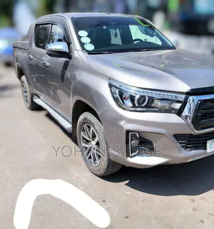 Toyota Hilux 2018 Gray