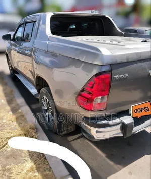 Toyota Hilux 2018 Gray