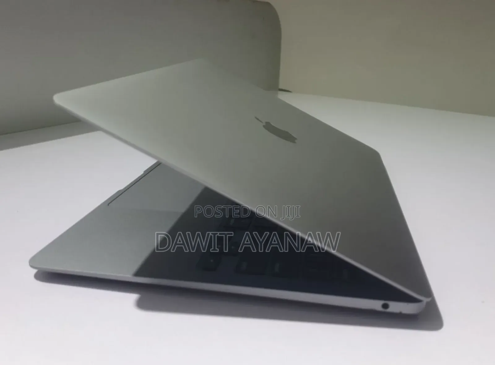 New Laptop Apple MacBook Air 2020 8GB Intel Core I5 SSD 256GB