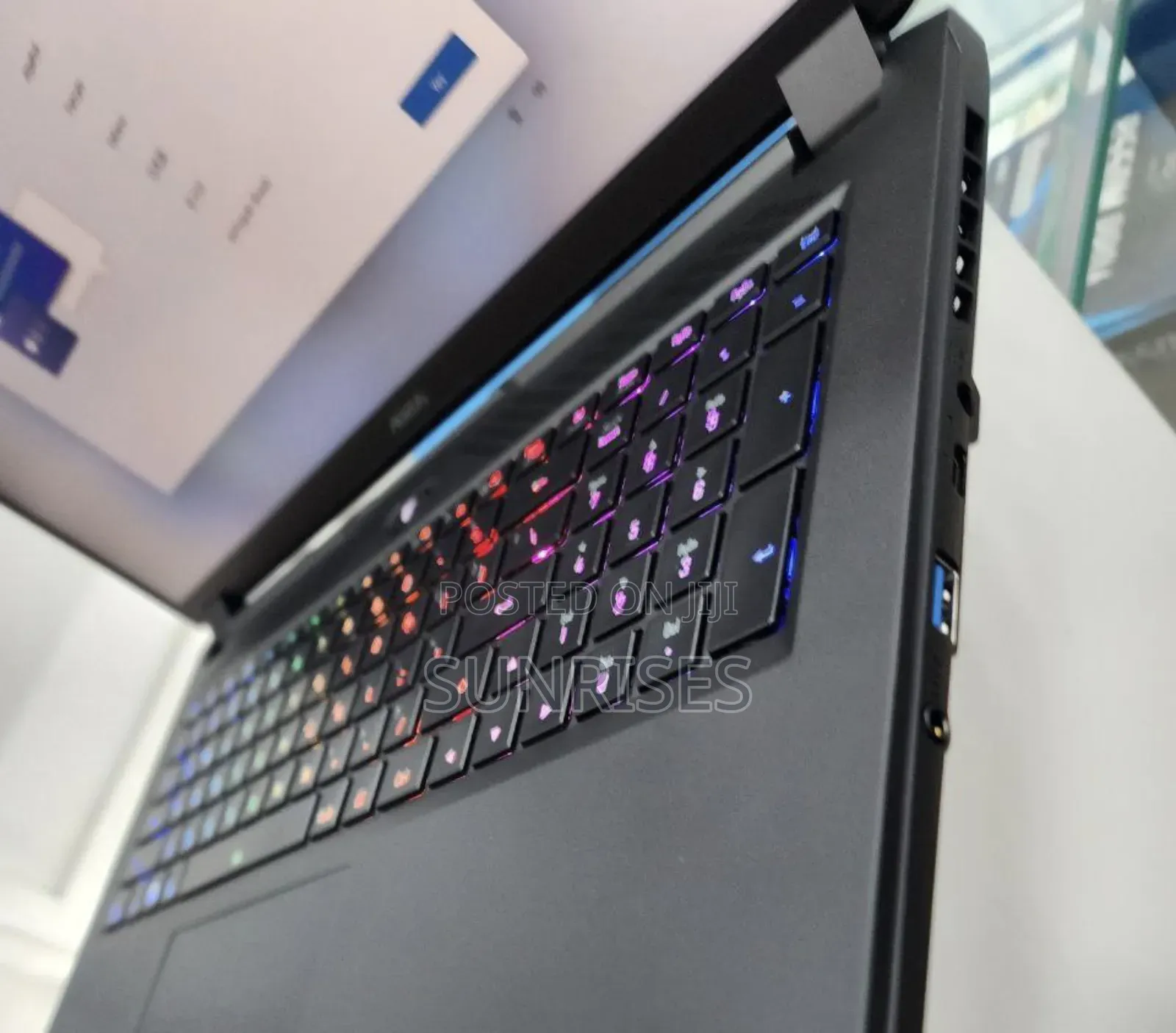 New Laptop Gigabyte AORUS 15G 32GB Intel Core I7 SSD 1T