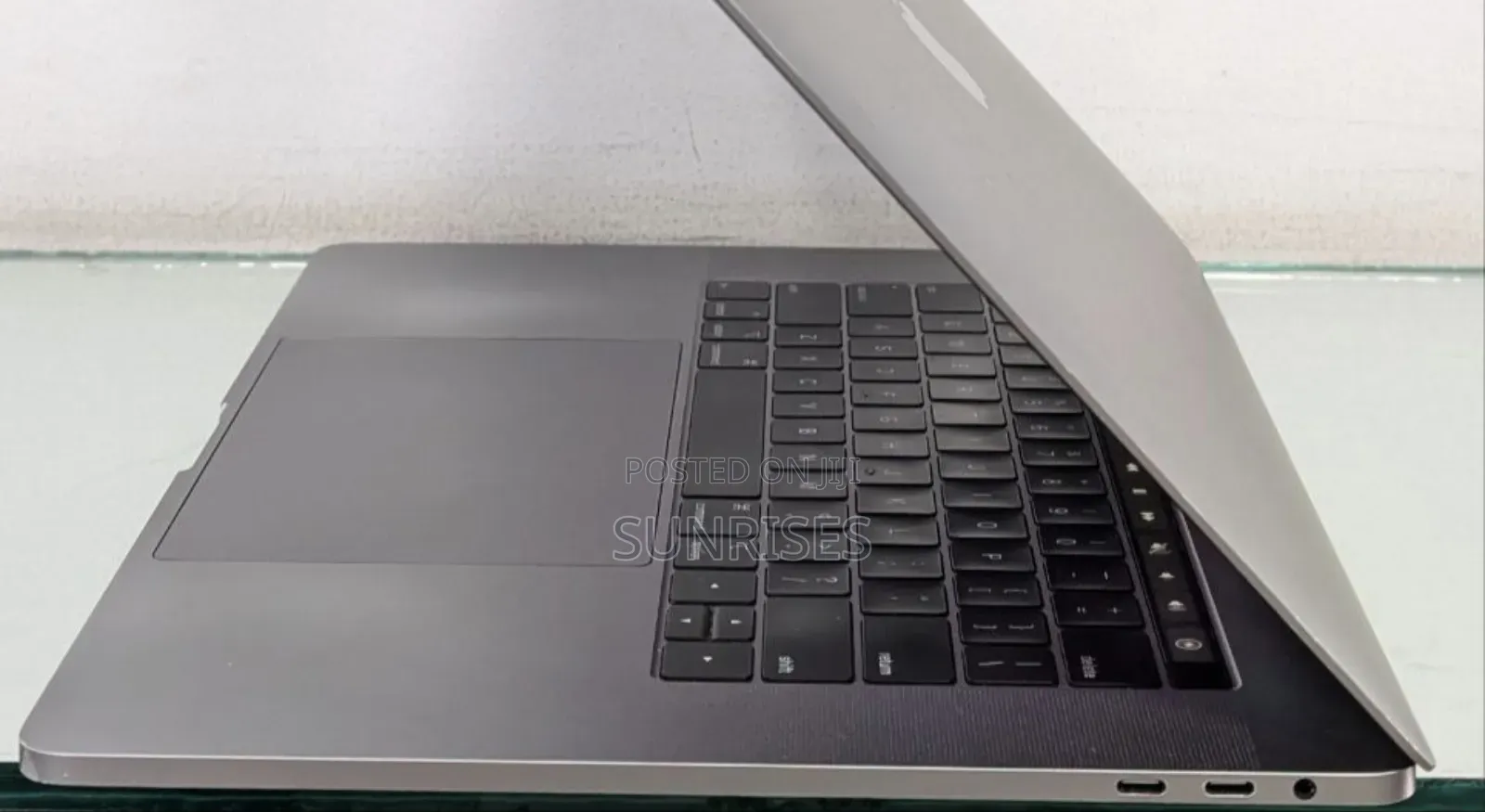 New Laptop Apple MacBook Pro 2018 32GB Intel Core I7 SSD 512GB