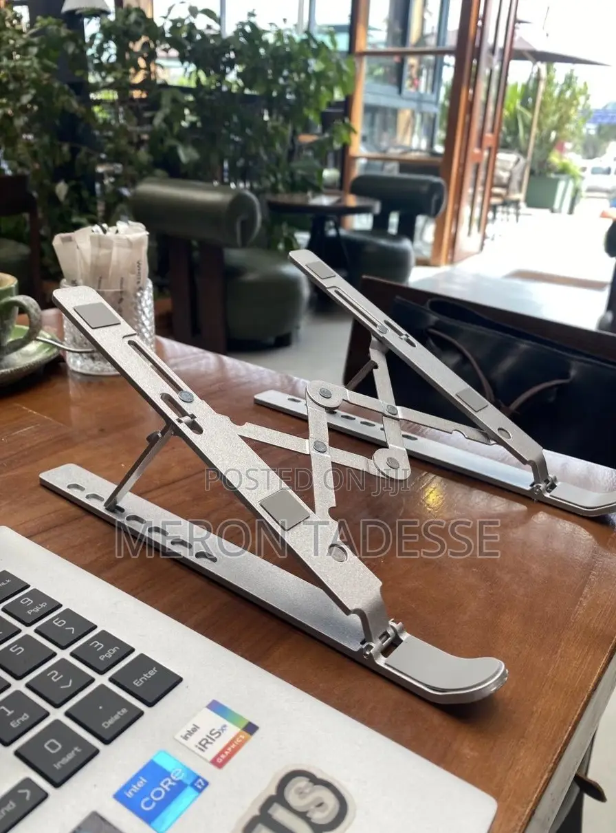 ለአይኖ የሚመች የአይን ከፍታ ላይ Pcዎን እንዲያስቀምጡ የሚረዳ Laptop Stand