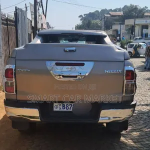Toyota Hilux 2017 Brown