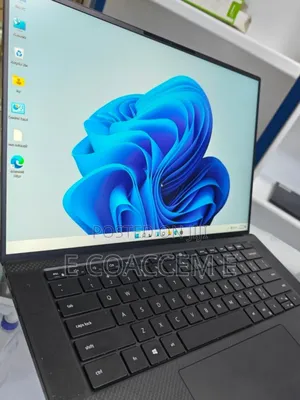 Photo - New Laptop Dell 20GB Intel Core I7 SSD 512GB