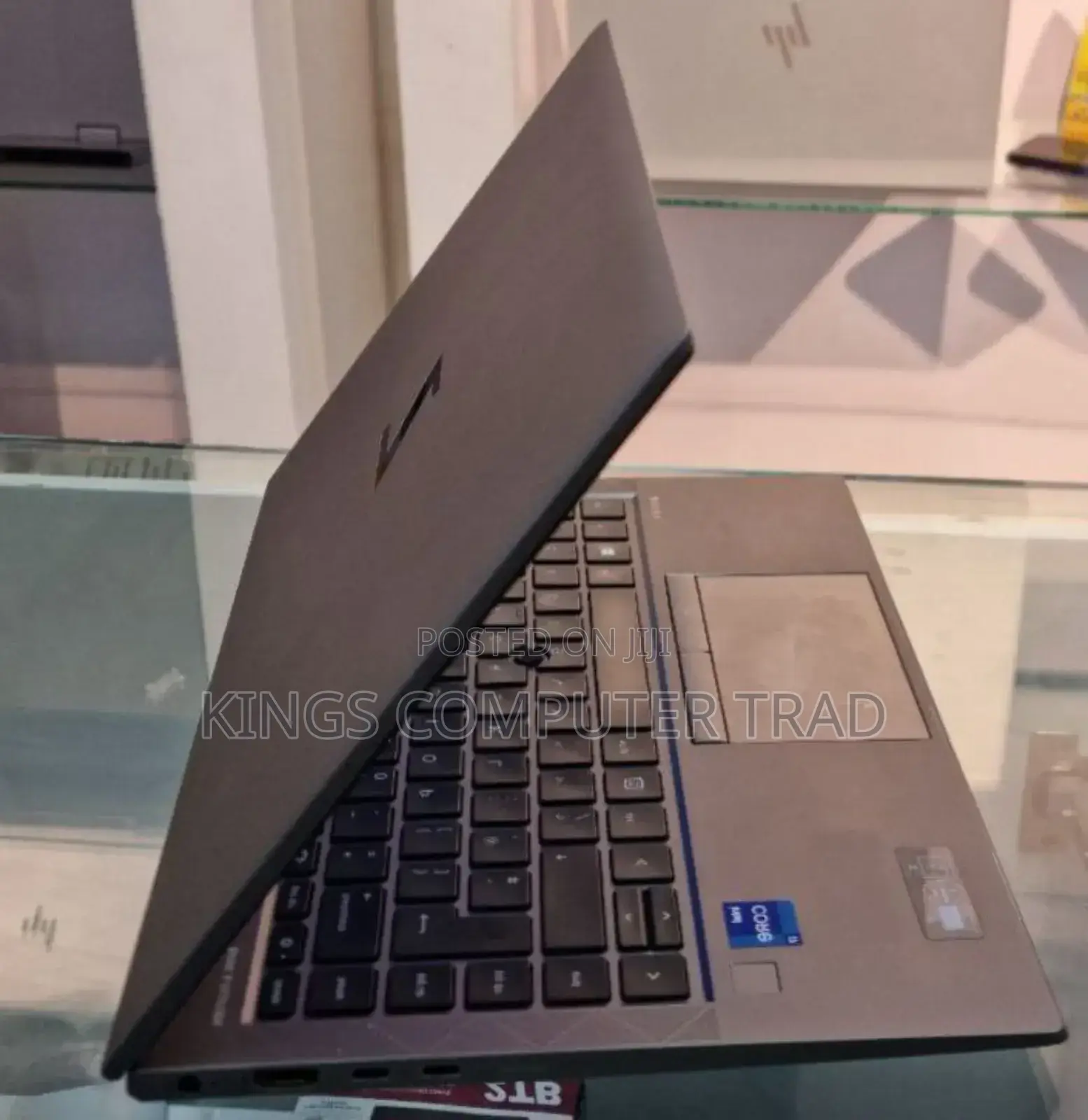 New Laptop HP ZBook Firefly G8 16GB Intel Core I7 SSD 512GB