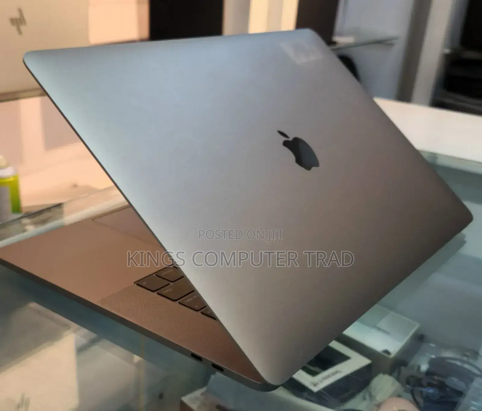 New Laptop Apple MacBook 2018 16GB Intel Core I7 SSD 512GB