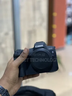 New Canon Eos R
With Rf 24-105mm Red Ring Lens